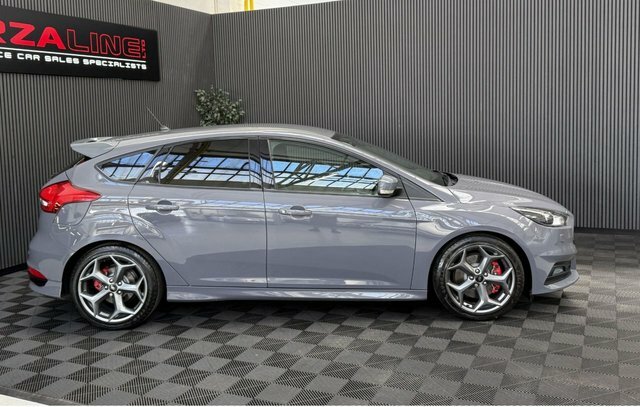 Ford Focus 2017 2.0T Ecoboost St-3 Hatchback Manua Grey #3