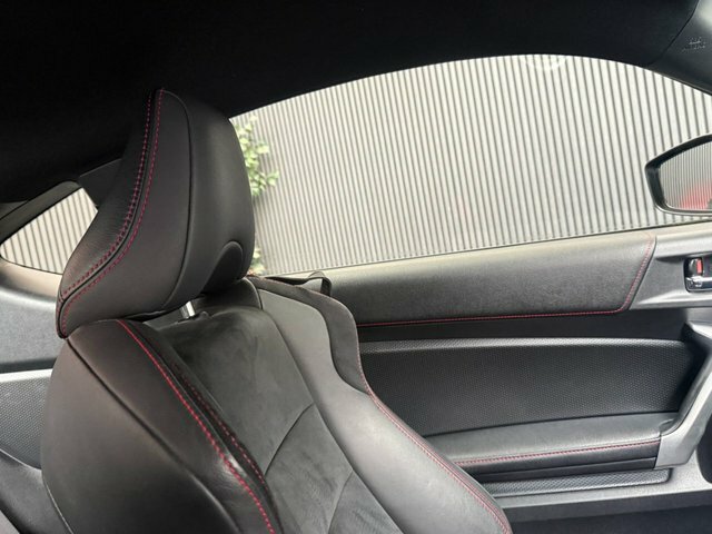 Subaru BRZ 2.0I Se Lux White #32