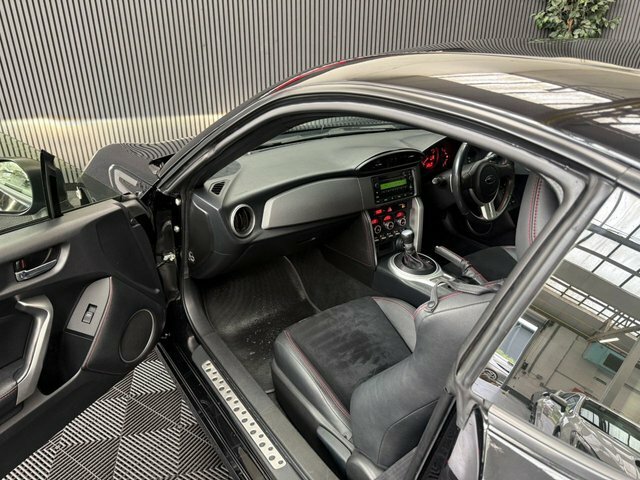 Subaru BRZ 2.0I Se Lux White #36