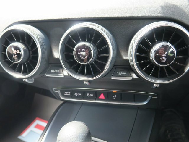 Audi TT 2.0T Fsi Quattro Black Edition S Tronic Black #22