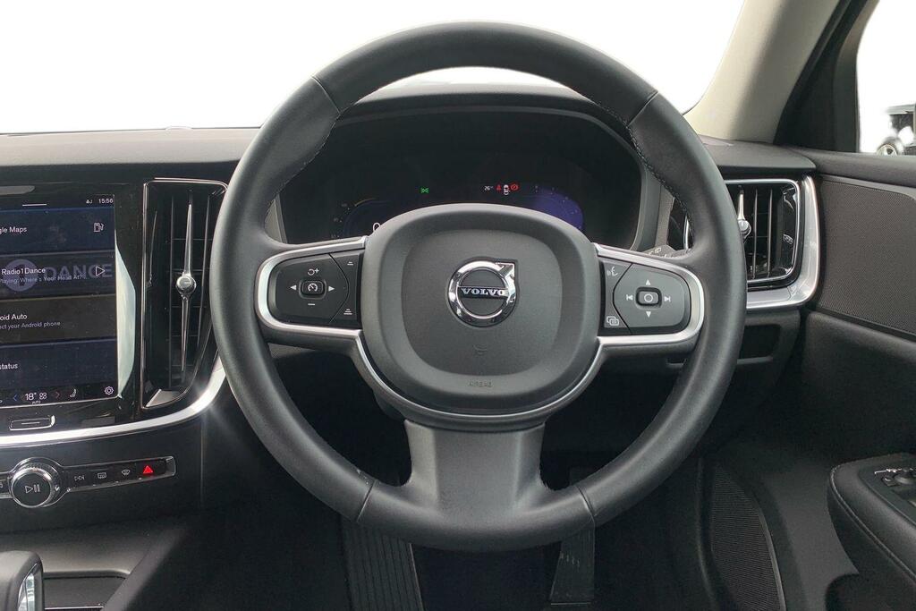 Volvo V60 2.0 B3p Core 7 Speed Black #5