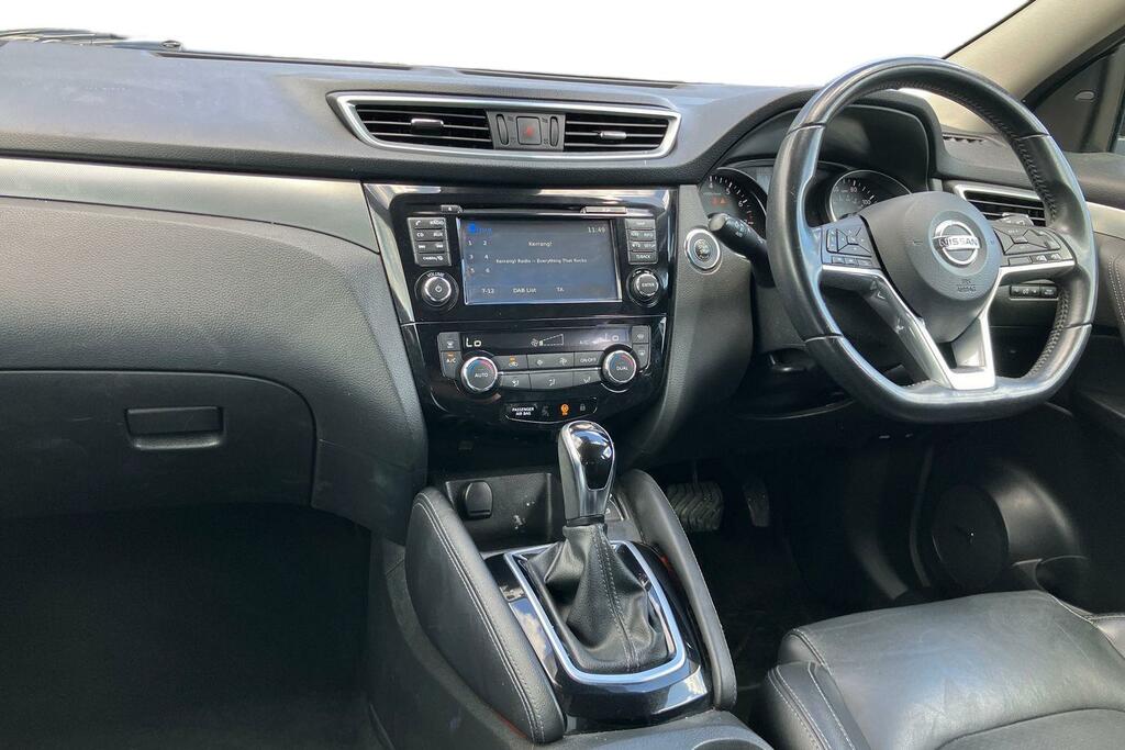 Nissan Qashqai 1.2 Dig-t Tekna Glass Roof Pack Xtronic BL67AMX Silver #4