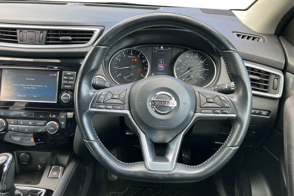 Nissan Qashqai 1.2 Dig-t Tekna Glass Roof Pack Xtronic BL67AMX Silver #5