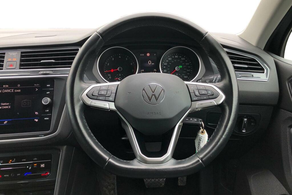Volkswagen Tiguan 1.5 Tsi 150 Life Dsg GF72UMU Black #5