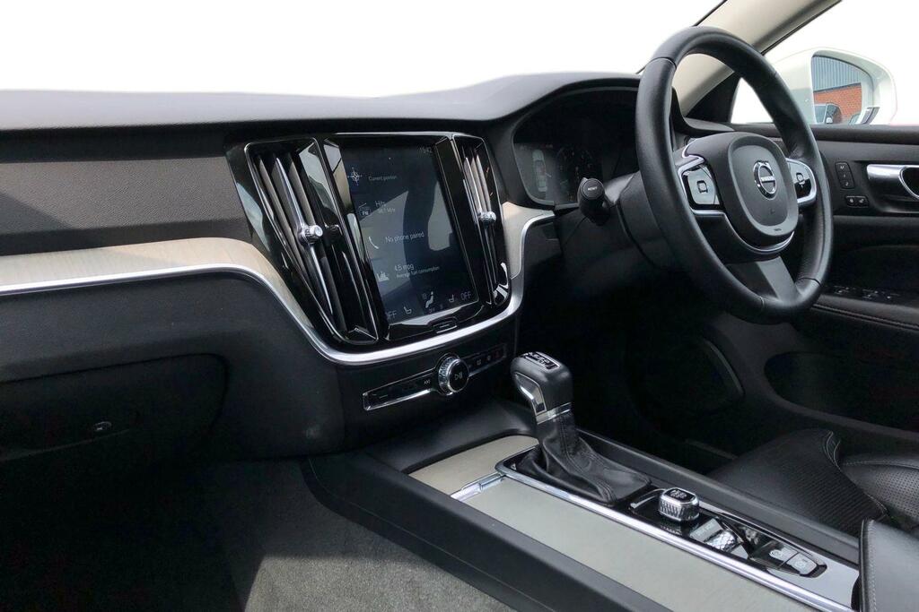 Volvo S60 2.0 T5 Inscription Plus SN20JUJ White #4
