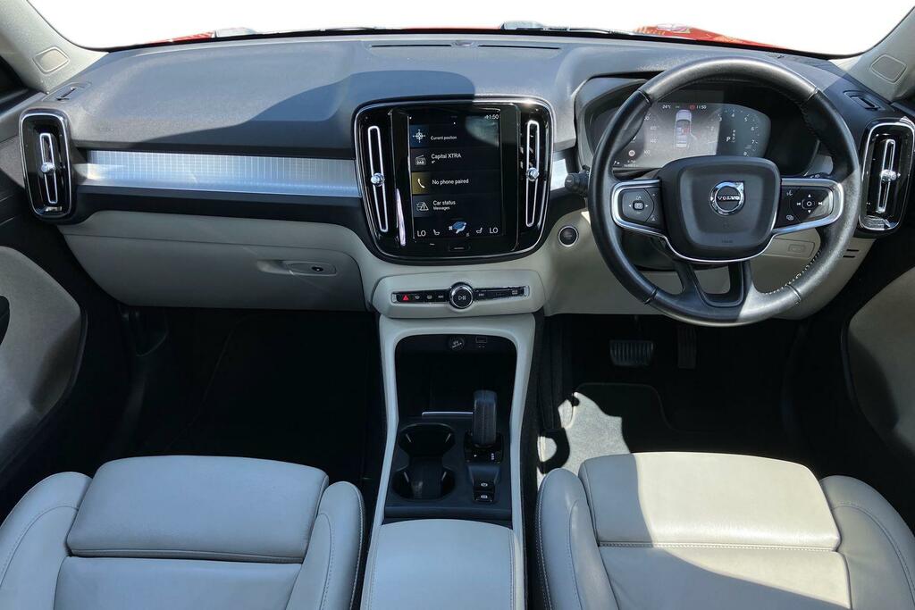 Volvo XC40 1.5 T3 163 Momentum Pro Geartronic KX20JUA Red #3