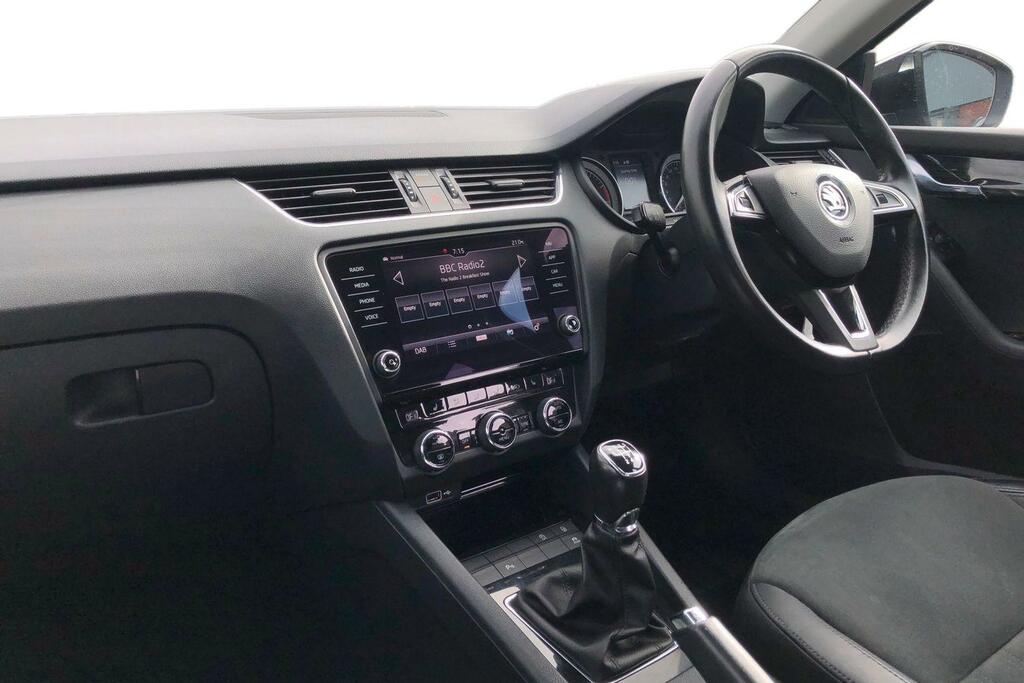 Skoda Octavia 1.5 Tsi Se L Black #4