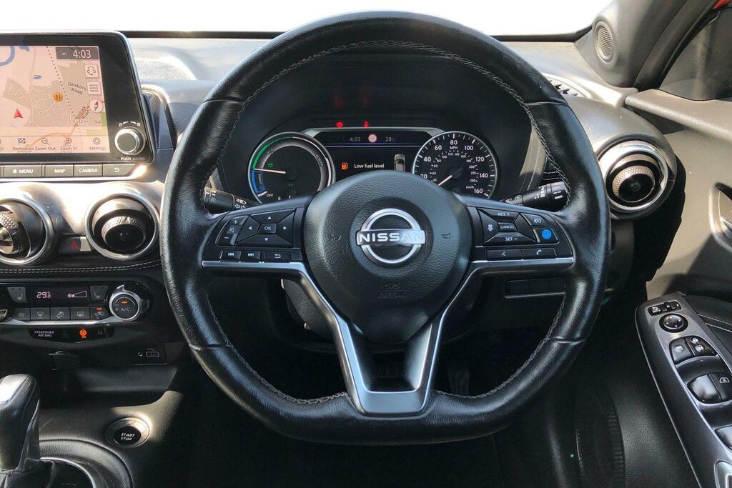 Nissan Juke 1.6 Hybrid Tekna AY23UHL Red #5
