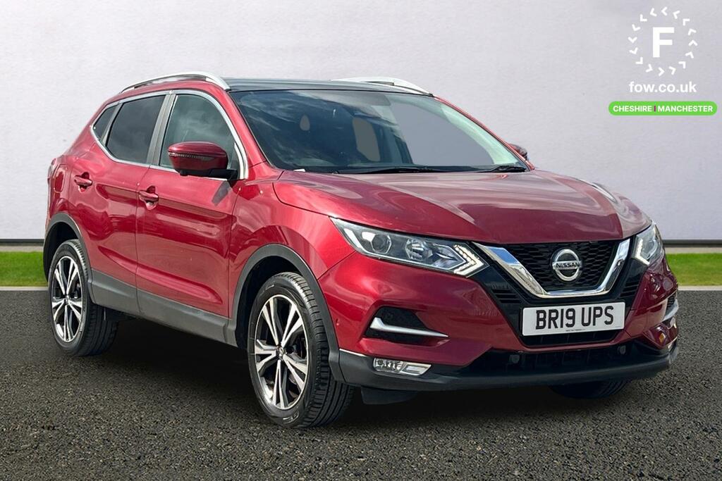 Nissan Qashqai 1.3 Dig-t 160 N-connecta Dct Red