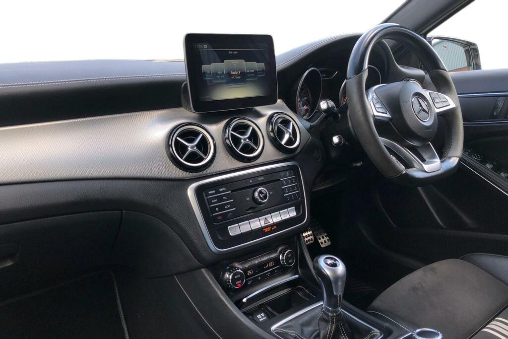 Mercedes-Benz A Class A180d Whiteart BL67MHX White #4