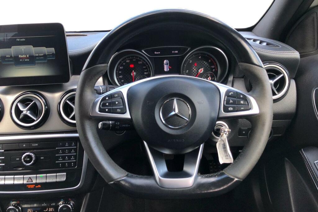 Mercedes-Benz A Class A180d Whiteart BL67MHX White #5