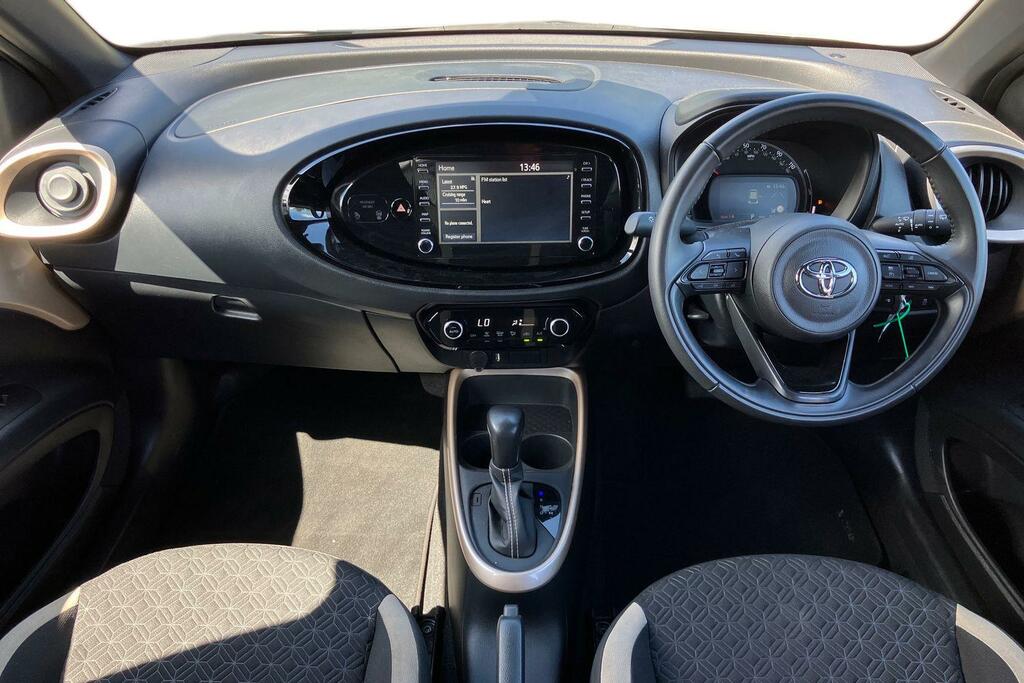 Toyota Aygo X 1.0 Vvt-i Edge SA23WKX Beige #3