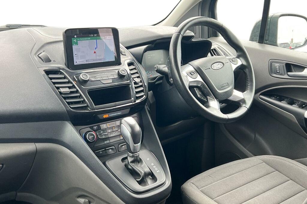 Ford Tourneo Connect 1.5 Ecoblue 120 Titanium Powershift Black #4