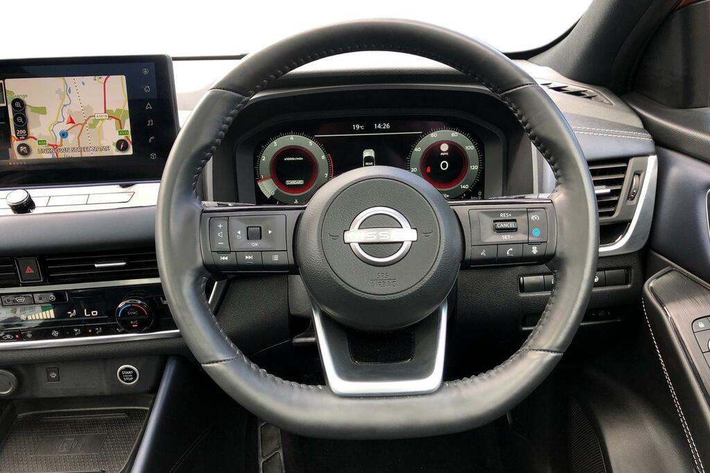 Nissan Qashqai 1.3 Dig-t Mh Tekna AD23NSO Red #5