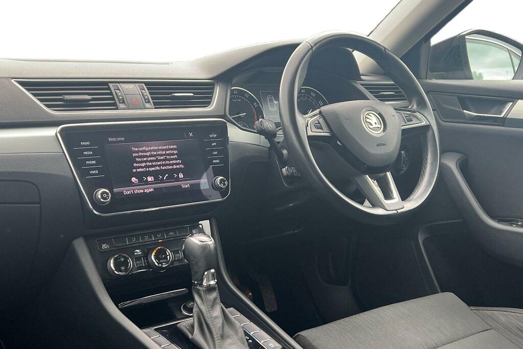 Skoda Superb 1.5 Tsi Se Dsg Black #4