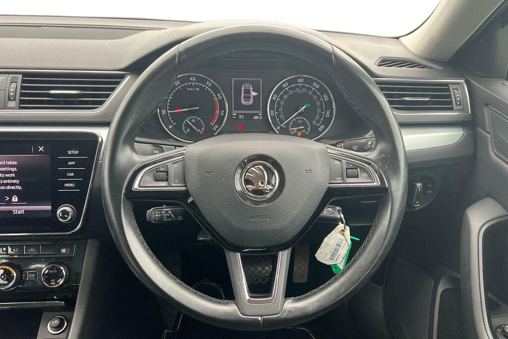 Skoda Superb 1.5 Tsi Se Dsg Black #5