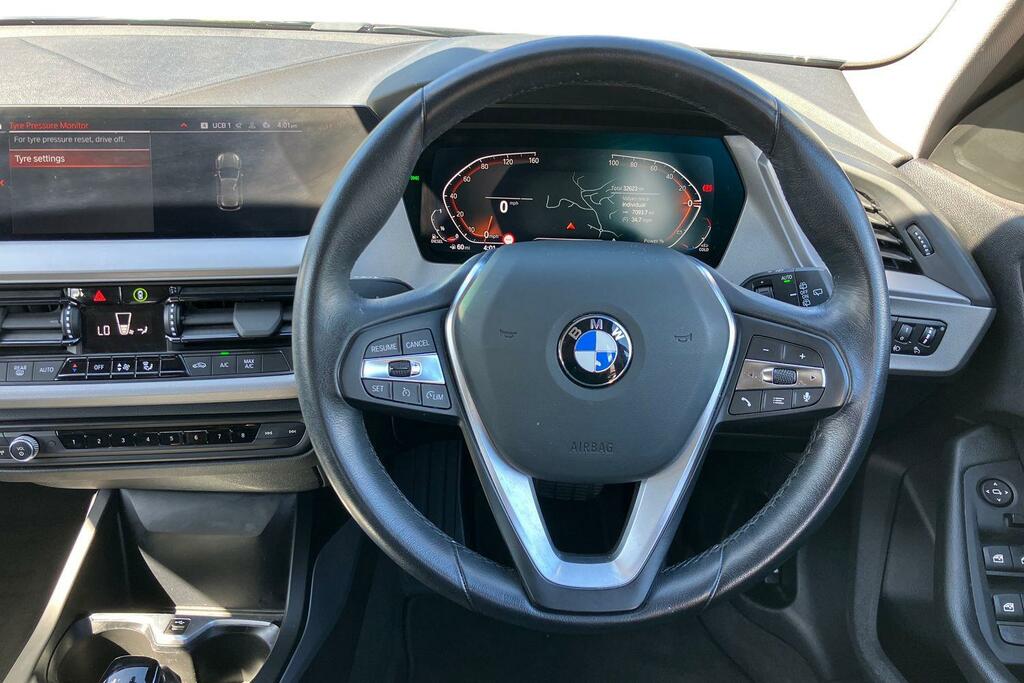 BMW 1 Series 116D Se Step Live Cockpit Professional VK22YNR Black #5