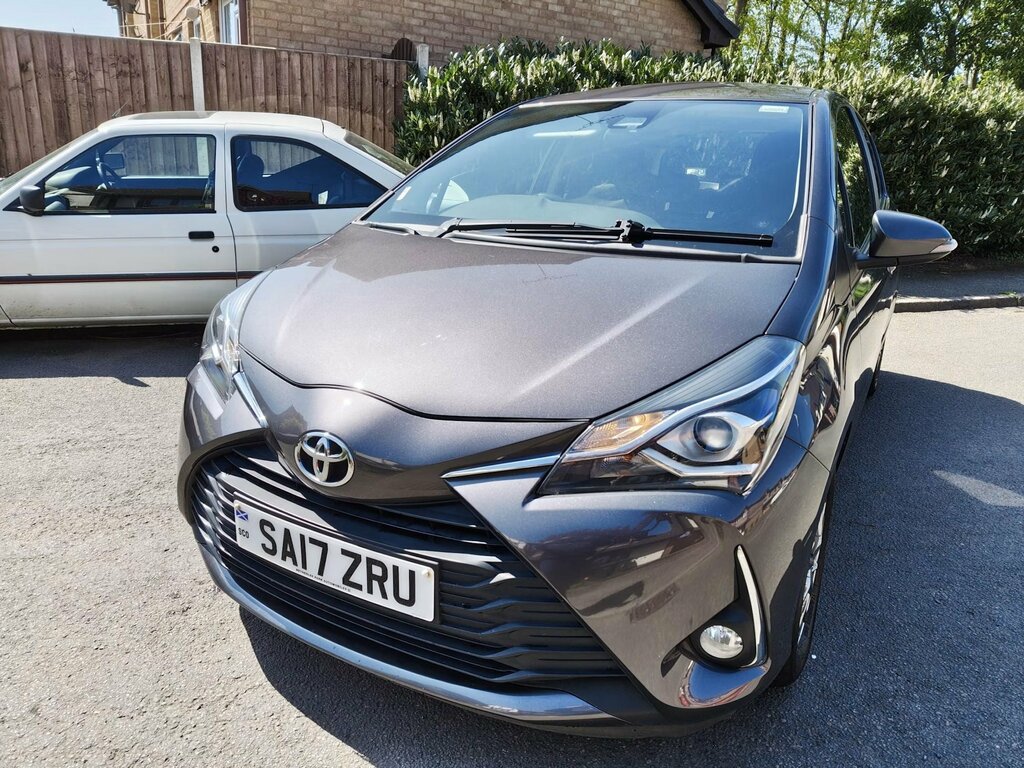 Toyota Yaris 1.5 Vvt-i Icon SA17ZRU Grey #2