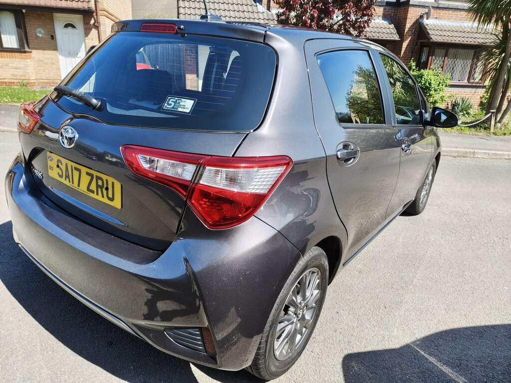 Toyota Yaris 1.5 Vvt-i Icon SA17ZRU Grey #3