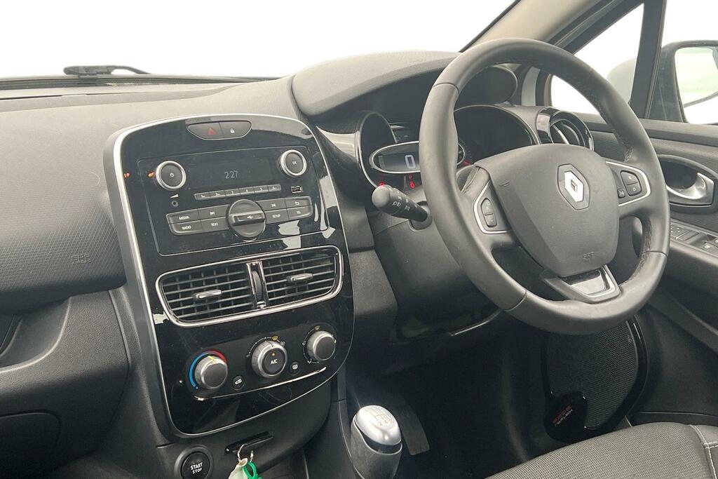 Renault Clio 0.9 Tce 75 Play SJ19UEZ White #4