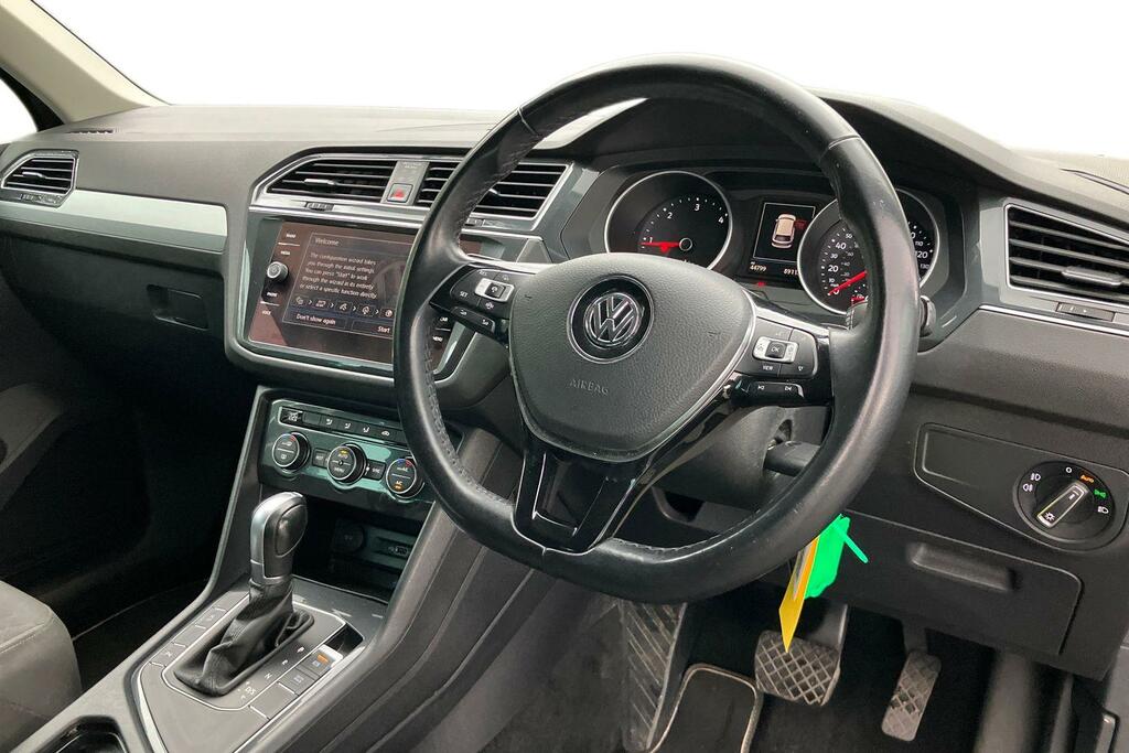 Volkswagen Tiguan 2.0 Tdi 150 Se Nav Dsg MW68KNZ Black #3