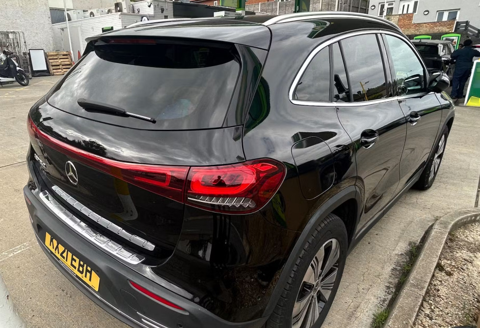 Mercedes-Benz EQA Eqa 250 140Kw Sport 66.5Kwh Black #2