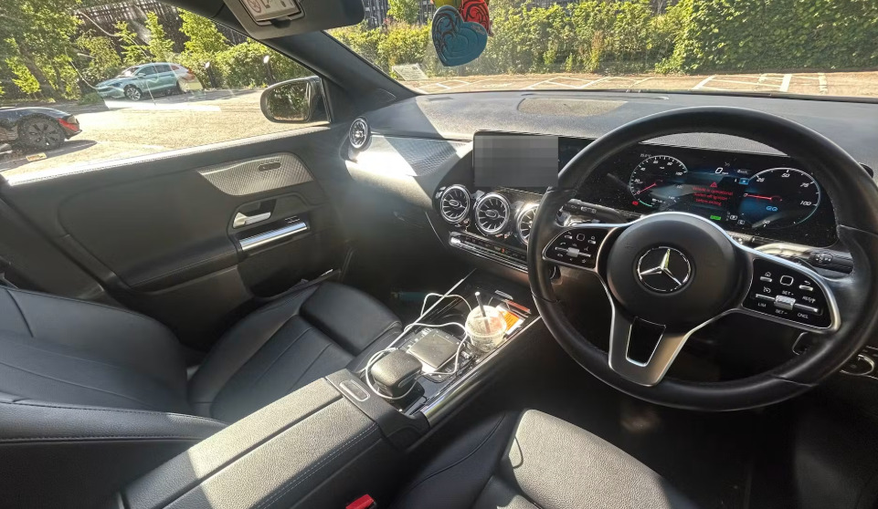 Mercedes-Benz EQA Eqa 250 140Kw Sport 66.5Kwh Black #3