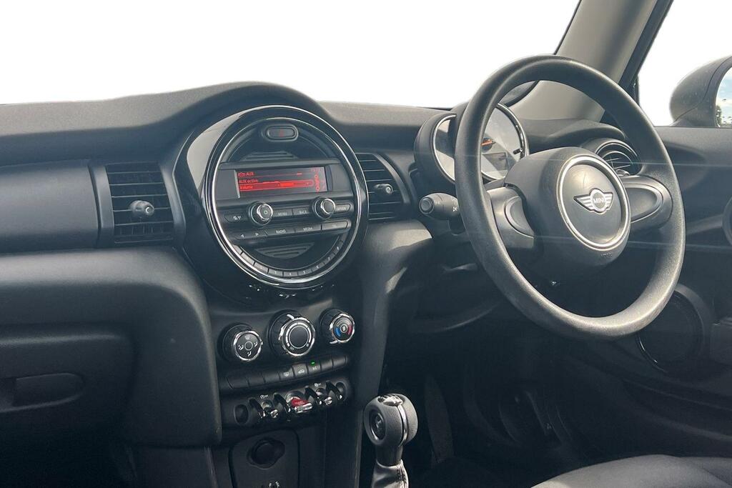 Mini Hatch 1.2 One White #4