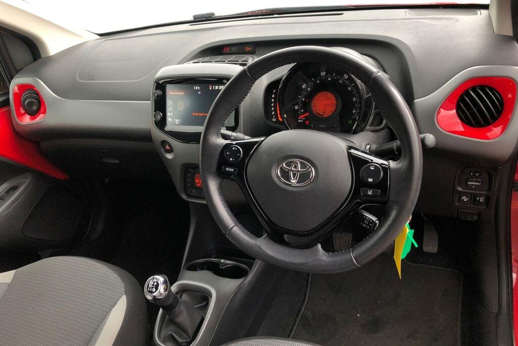 Toyota Aygo 1.0 Vvt-i X-trend Tss MM21JPX Red #3