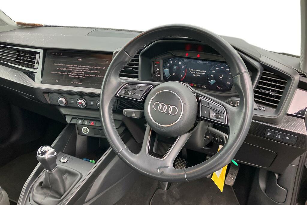 Audi A1 25 Tfsi Technik RO73GPE Black #3
