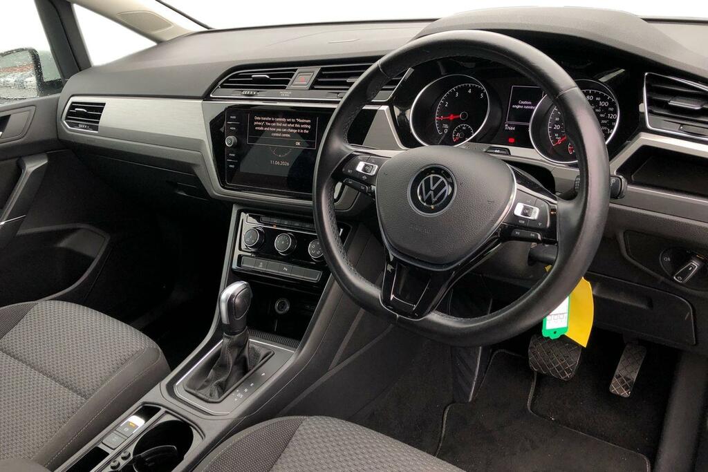 Volkswagen Touran 1.5 Tsi Evo Se Dsg White #3