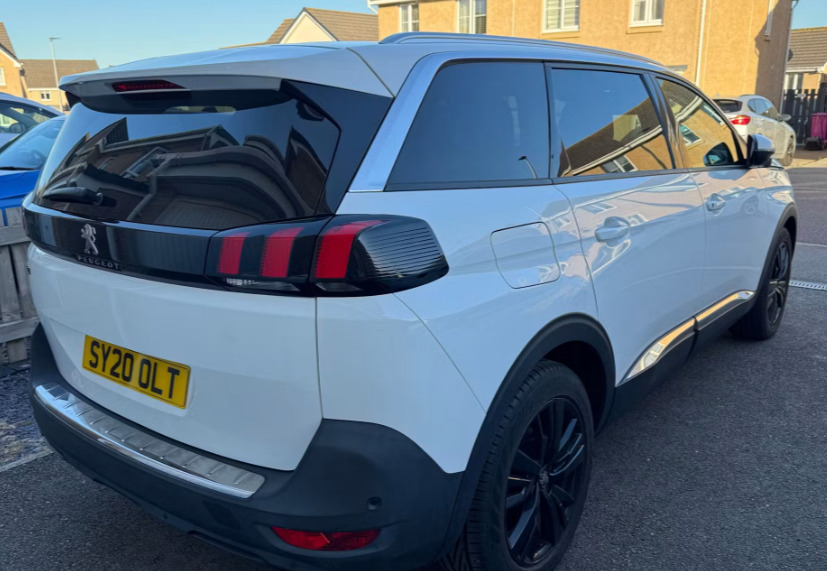 Peugeot 5008 1.5 Bluehdi Allure White #2