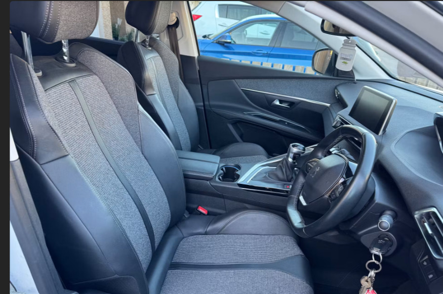 Peugeot 5008 1.5 Bluehdi Allure White #3