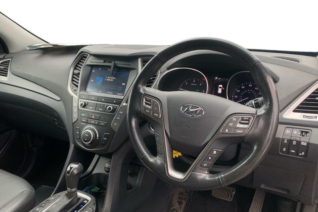 Hyundai Santa Fe 2.2 Crdi Blue Drive Premium Se 7 Seats White #3