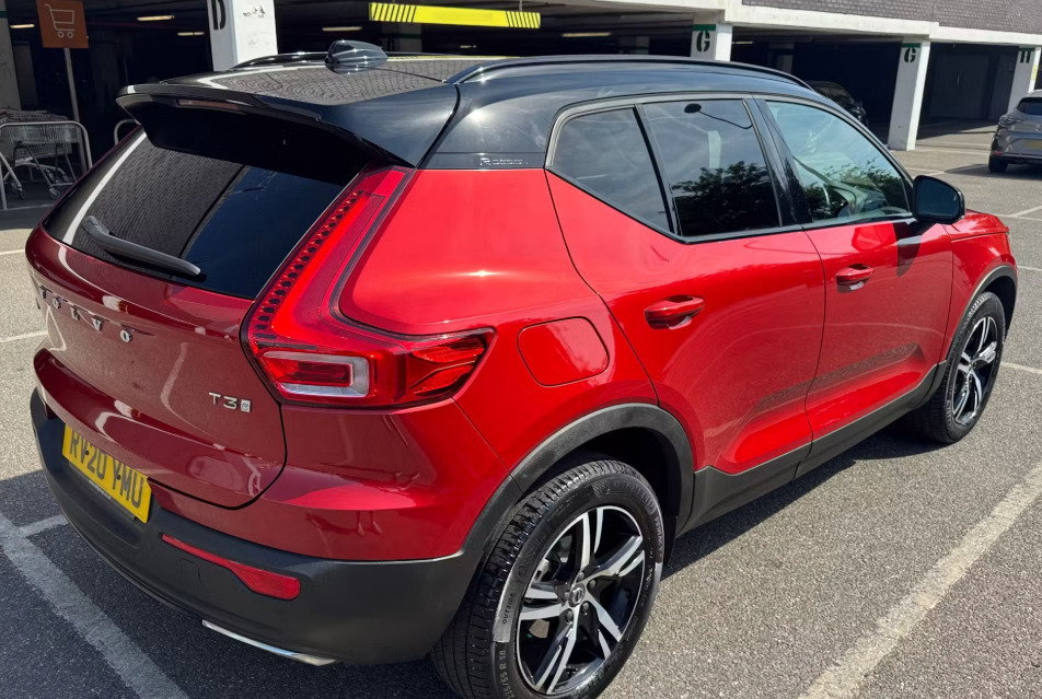 Volvo XC40 2.0 B4p R Design Pro Blue #2