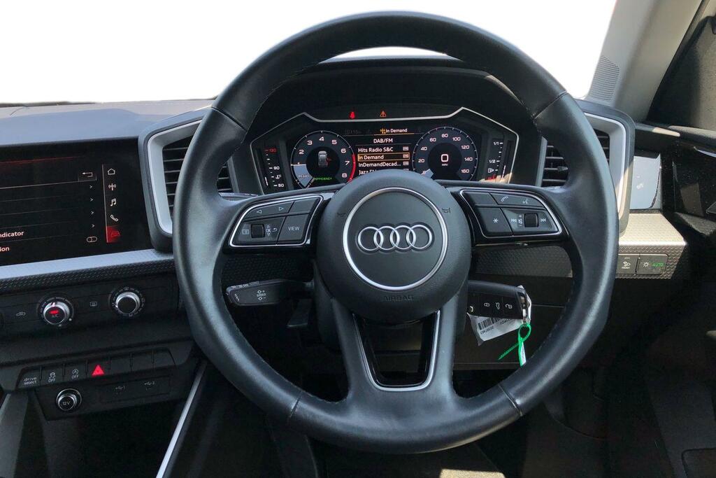 Audi A1 30 Tfsi Citycarver White #5
