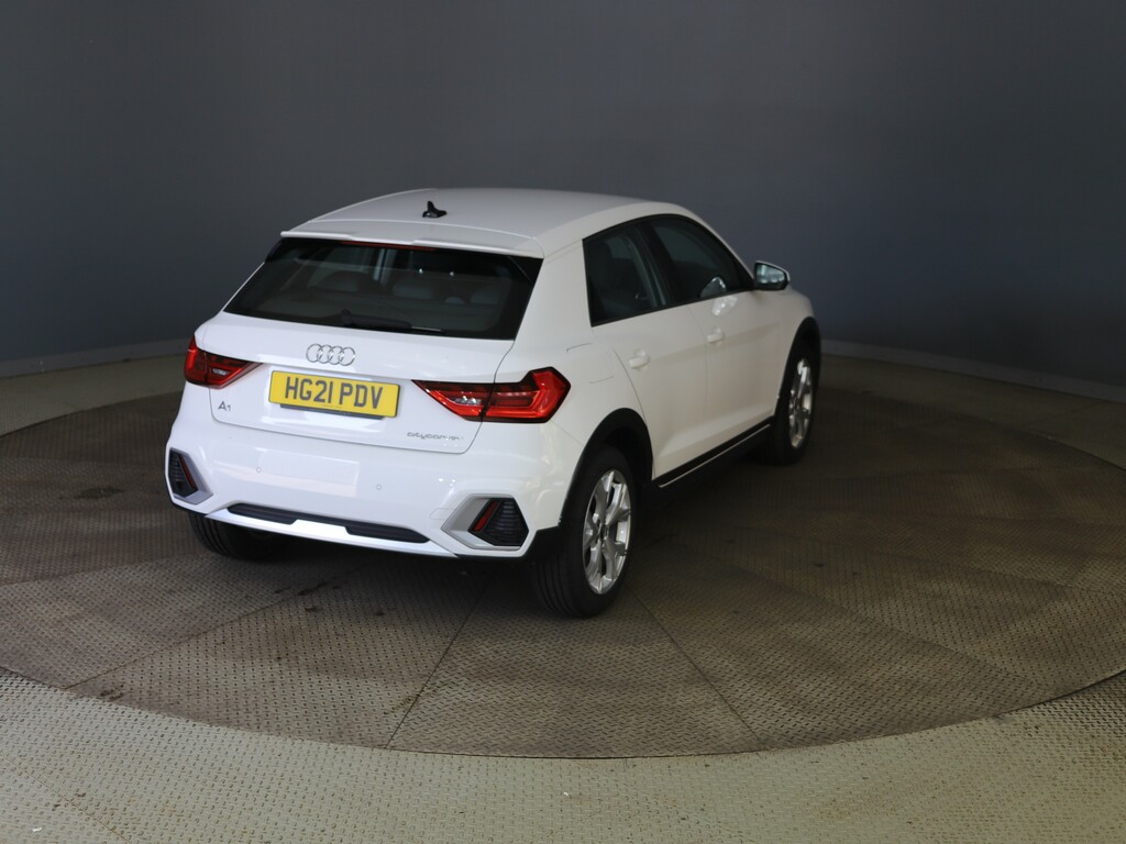 Audi A1 30 Tfsi Citycarver White #4