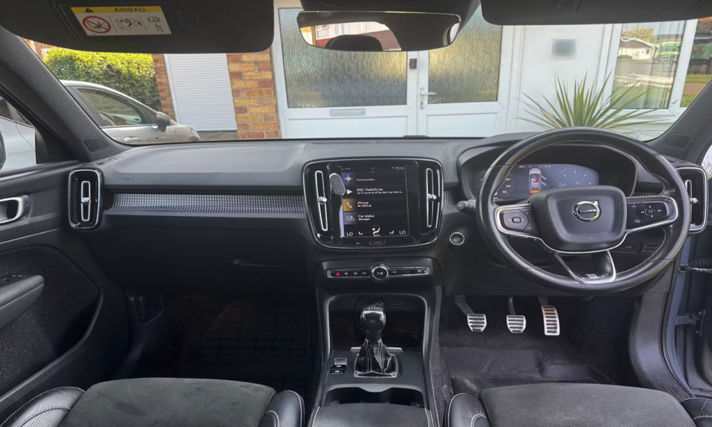 Volvo XC40 R-design Pro Black #3