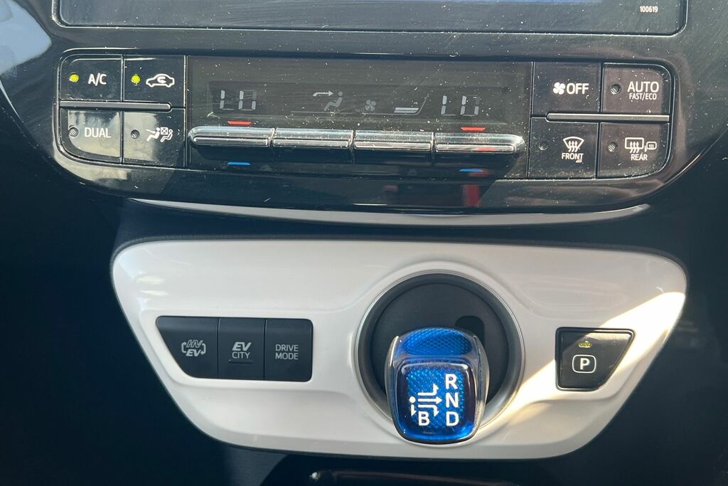 Toyota Prius+ Business Edition Plus Red #10