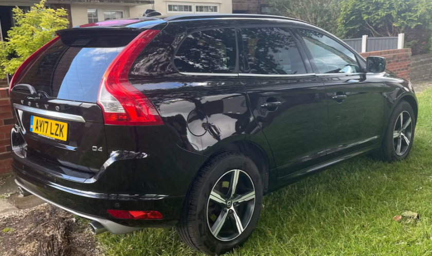 Volvo XC60 D4 190 R Design Nav Geartronic Black #2