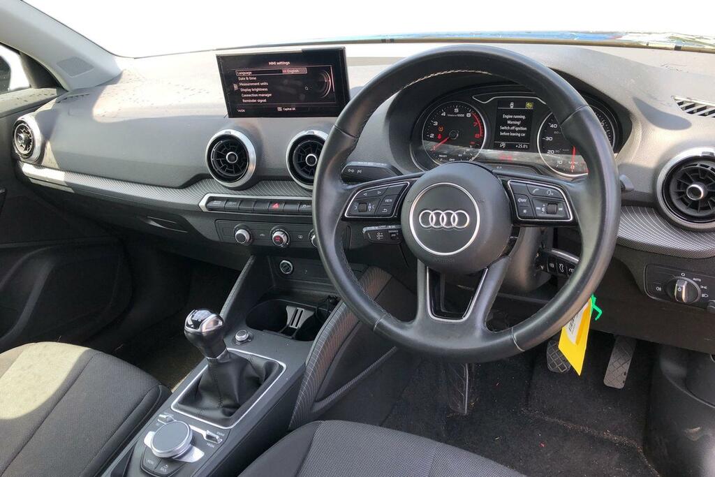 Audi Q2 30 Tfsi Technik NA22EPD Black #3