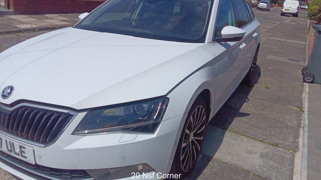 Skoda Superb 2.0 Tdi Cr 190 Laurin Klement Dsg White #3