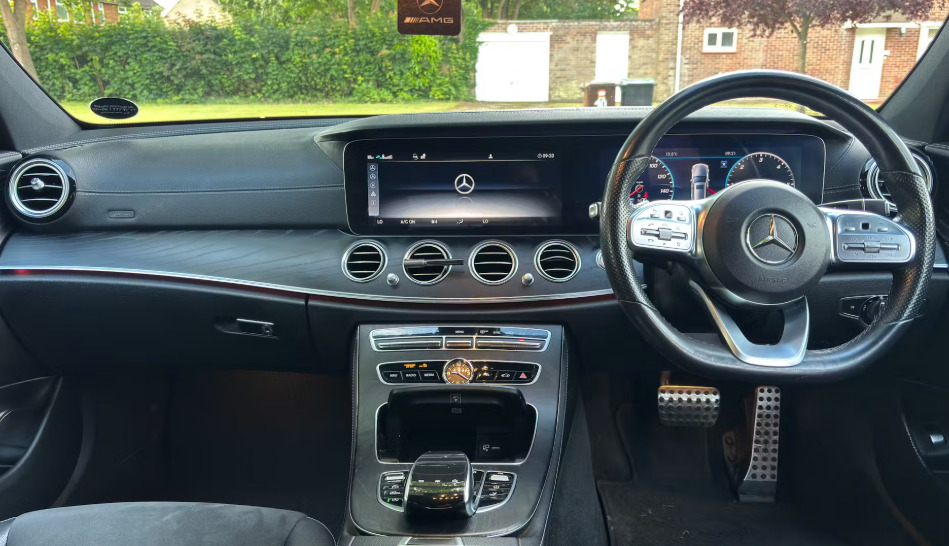 Mercedes-Benz E Class E220d Amg Line Premium 9G-tronic Black #3