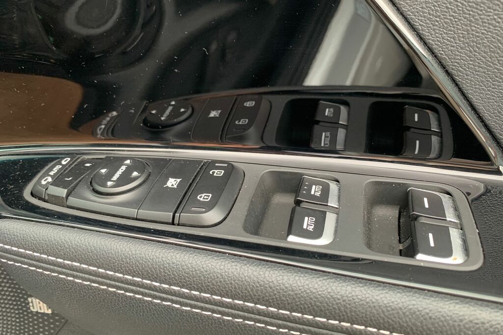 Kia e-Niro 64Kwh 4 Suv 201 Bhp Silver #17