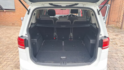 Volkswagen Touran 1.5 Tsi Evo Se Family White #6