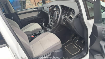 Volkswagen Touran 1.5 Tsi Evo Se Family White #4