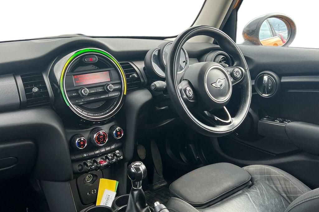 Mini Hatch 1.5 Cooper LG67ZXX Orange #4