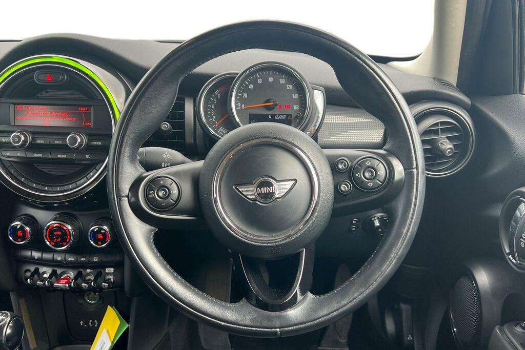 Mini Hatch 1.5 Cooper LG67ZXX Orange #5