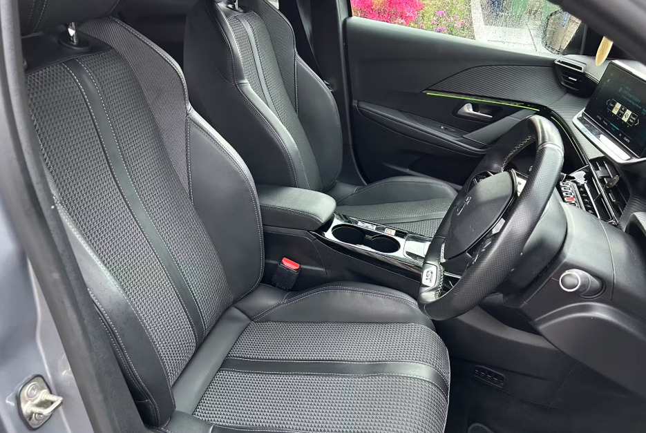 Peugeot e-208 100Kw Gt 50Kwh Grey #5