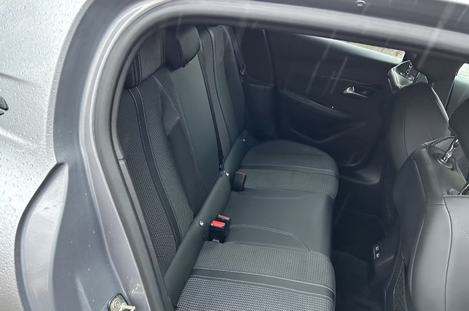 Peugeot e-208 100Kw Gt 50Kwh Grey #4